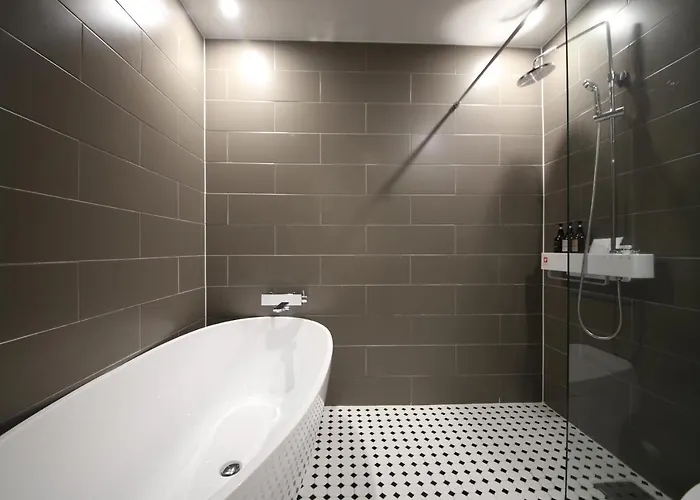 Brown Dot Sajik Stadium Motel 2*